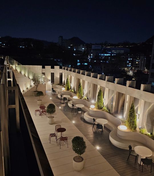 magazine detail image