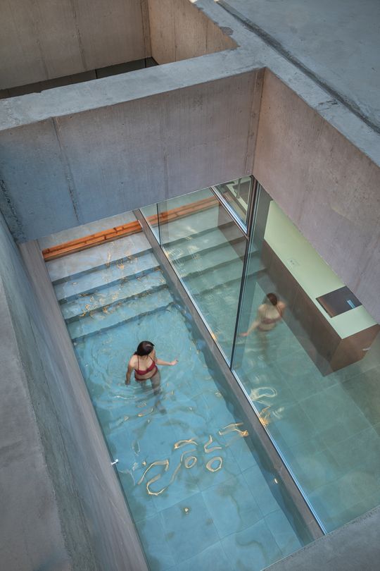 magazine detail image