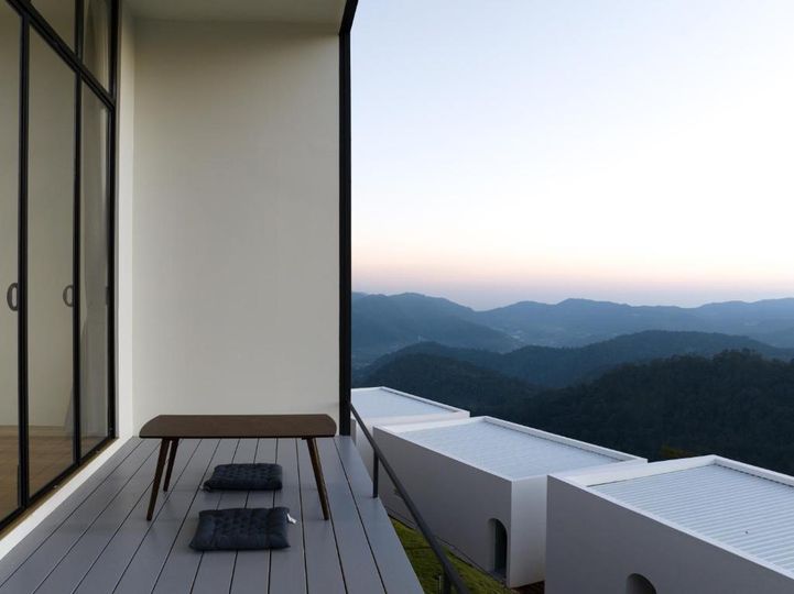 magazine detail image