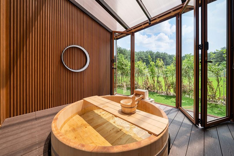 magazine detail image