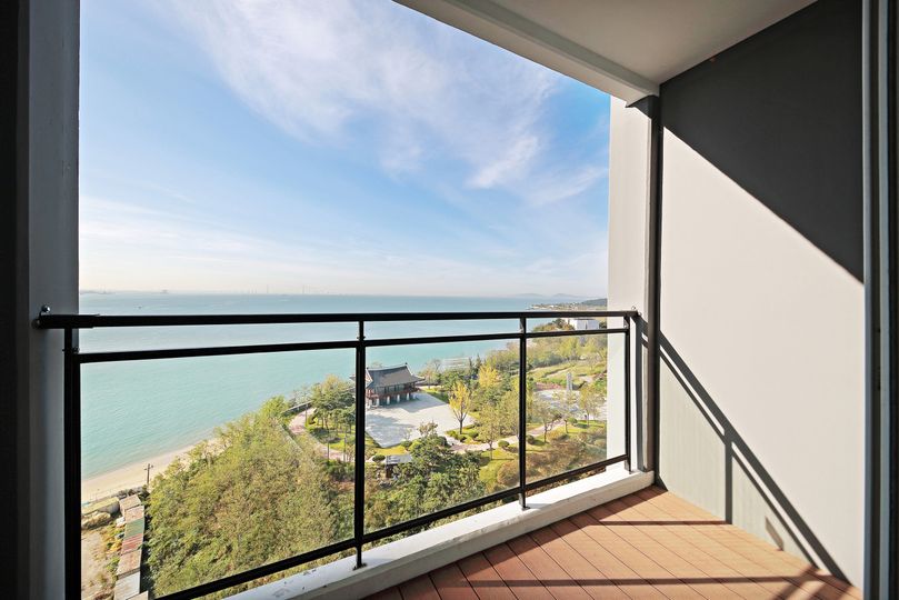 magazine detail image