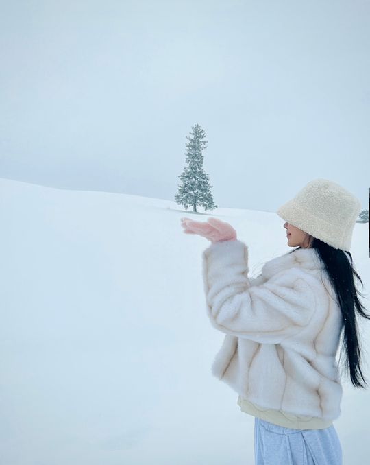 magazine detail image