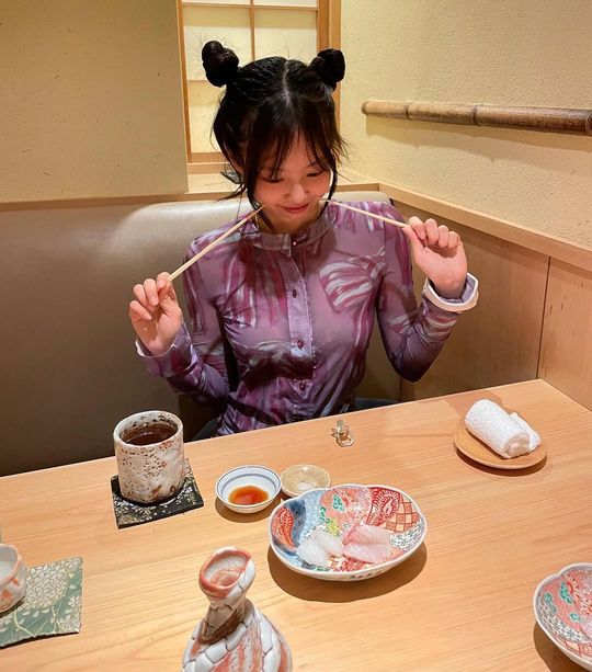 magazine detail image