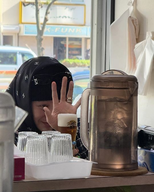 magazine detail image