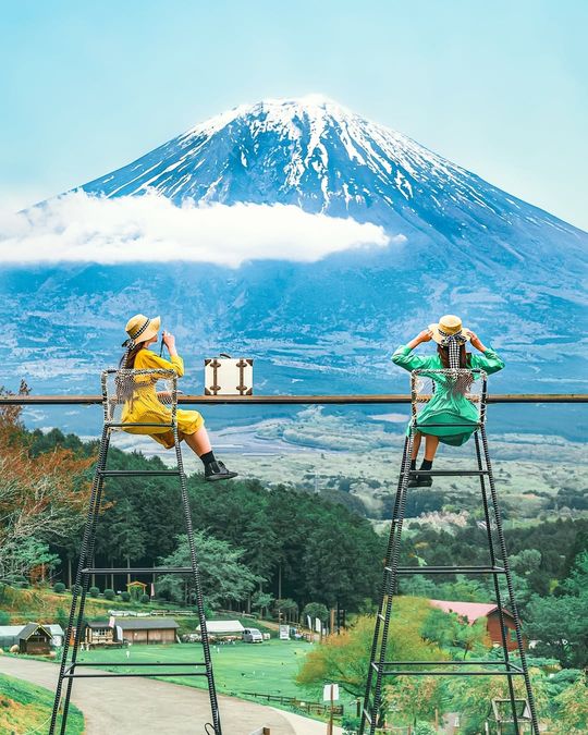 magazine detail image