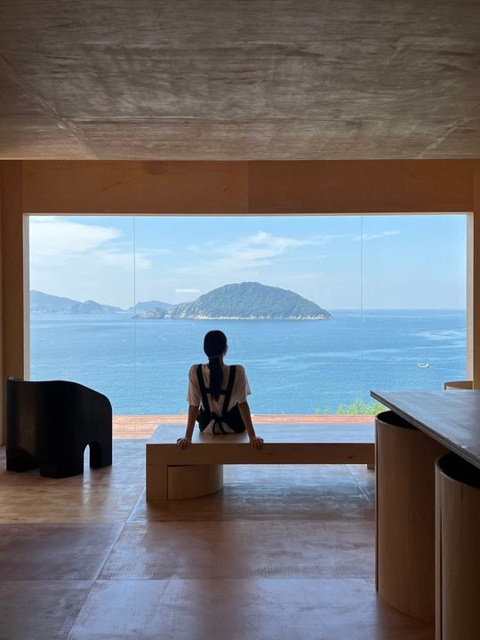 magazine detail image