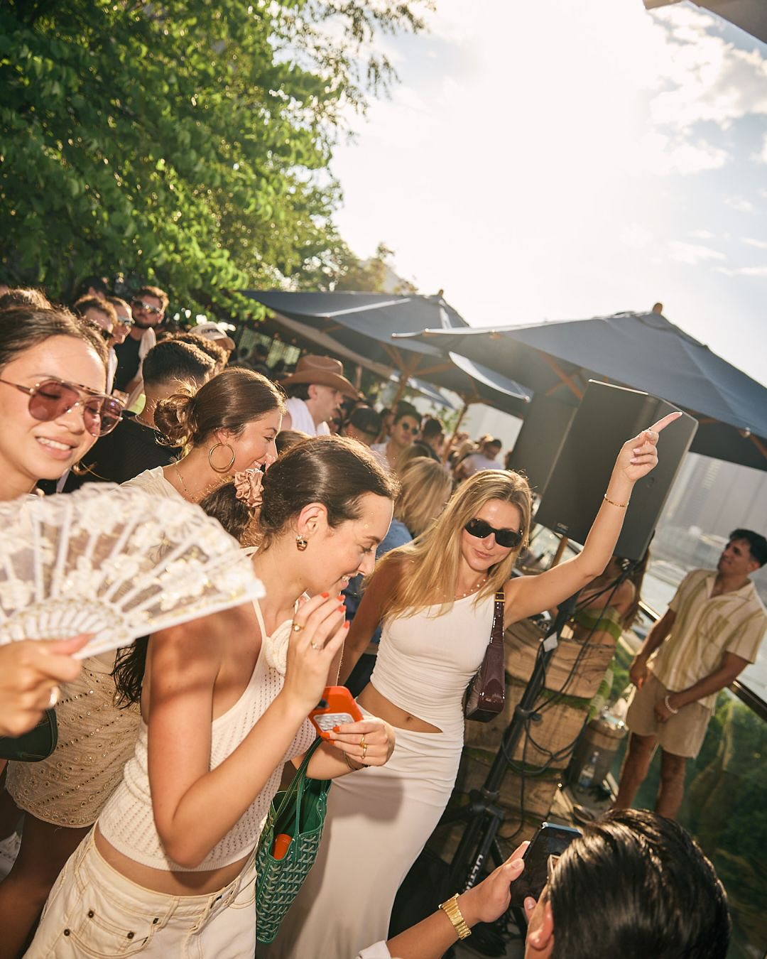 magazine detail image