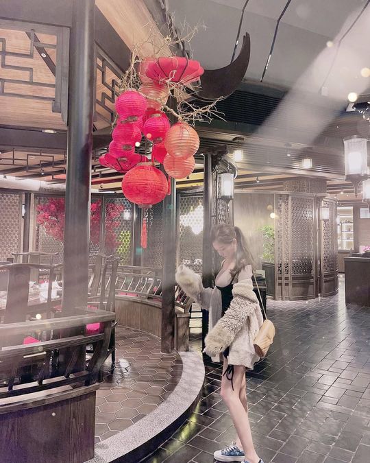 magazine detail image