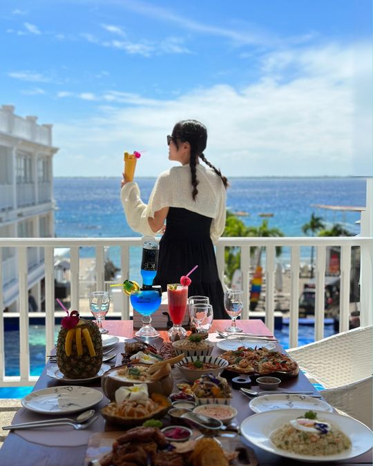 magazine detail image