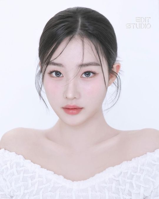 magazine detail image