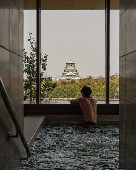 magazine detail image