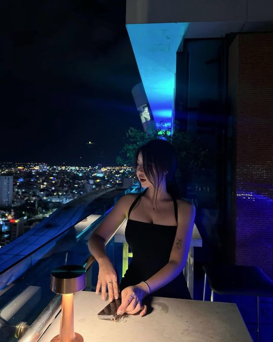 magazine detail image