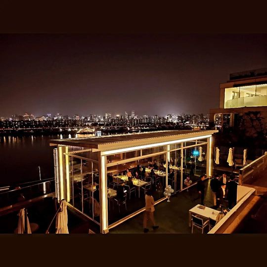 magazine detail image