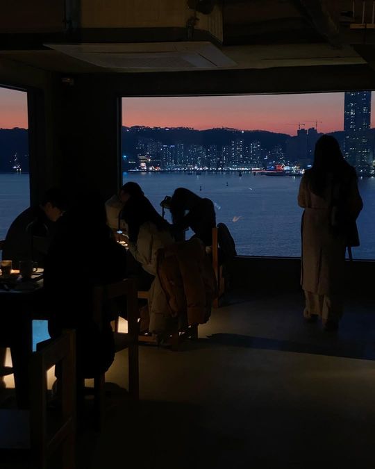 magazine detail image