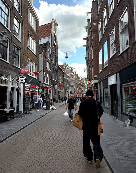 magazine detail image