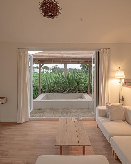 magazine detail image