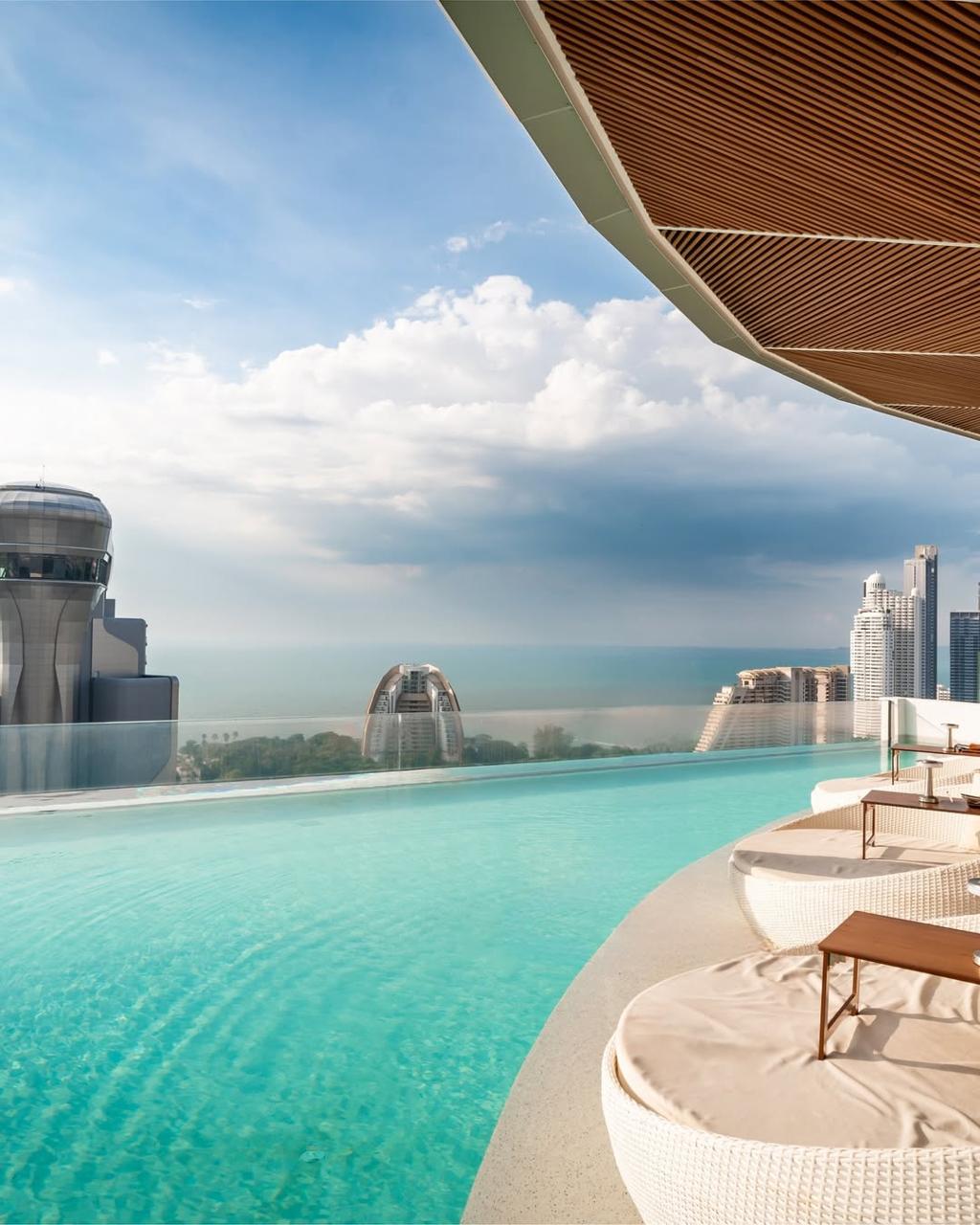Pattaya Rooftop Bar: Barracuda Sky Gala