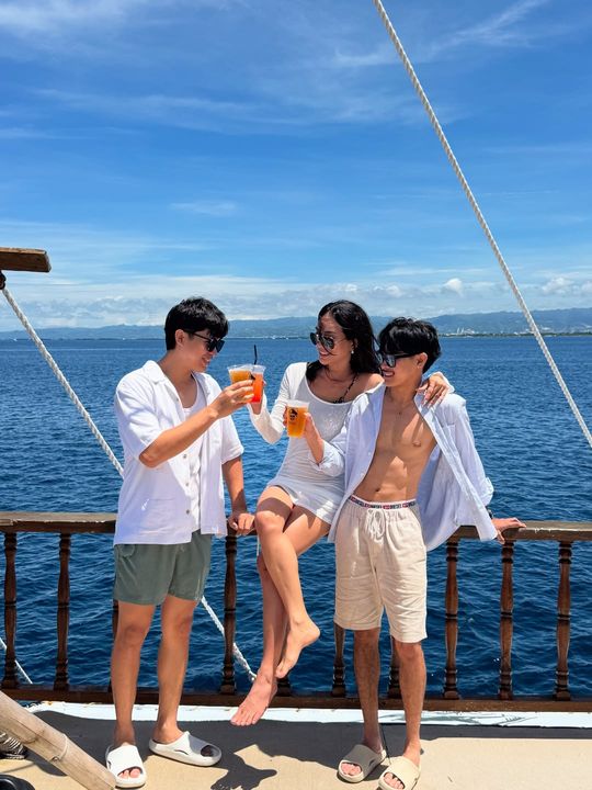 magazine detail image