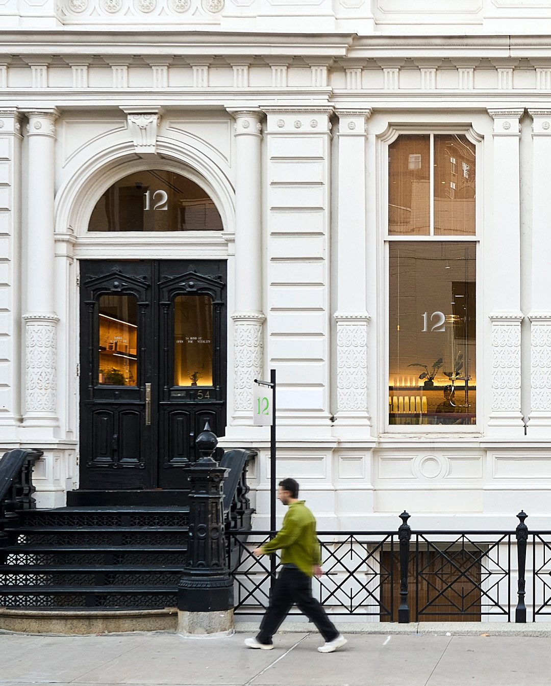 magazine detail image