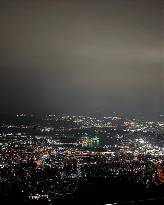 magazine detail image