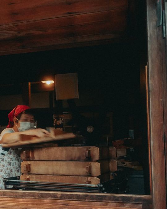 magazine detail image