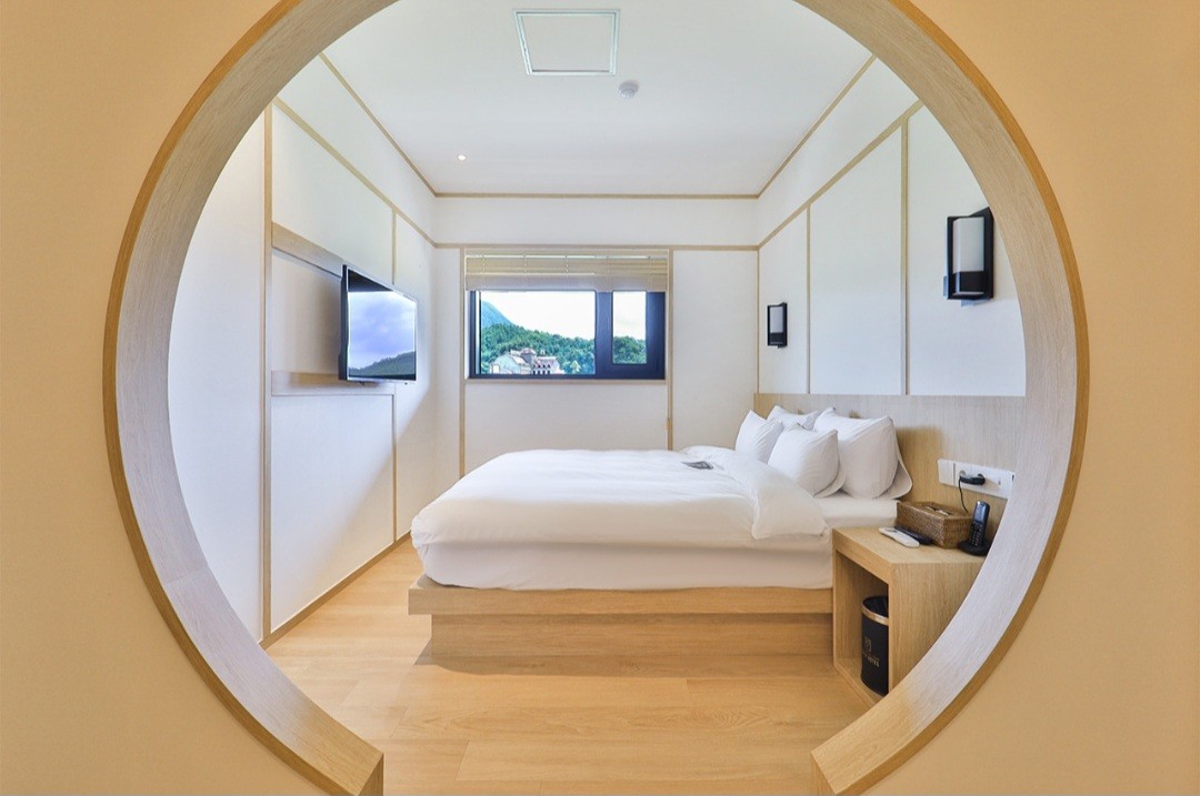 magazine detail image