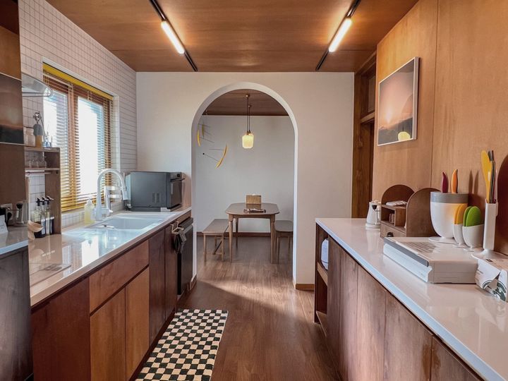 magazine detail image