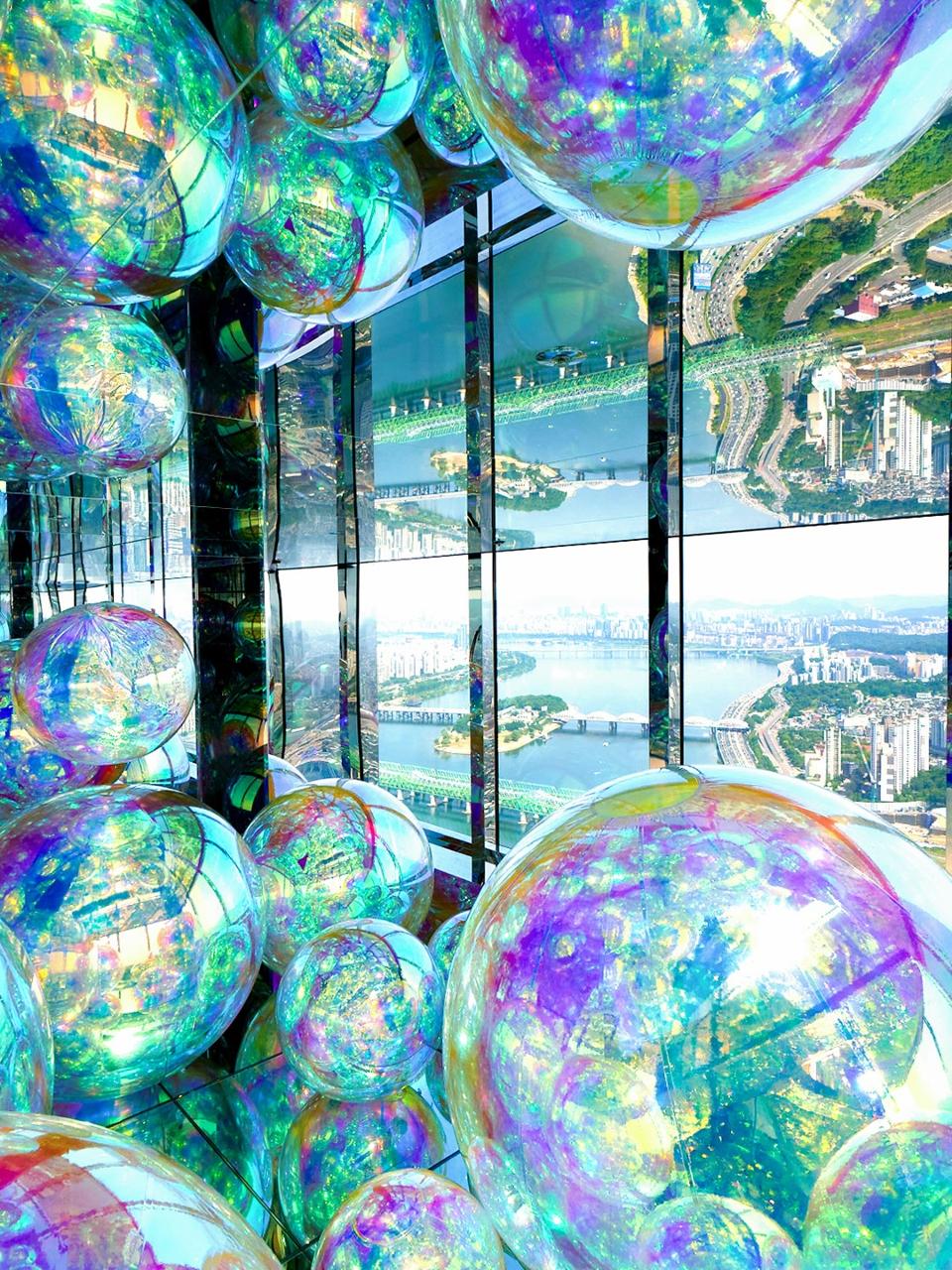 63ビル展望台、16年ぶりにリニューアルオープン