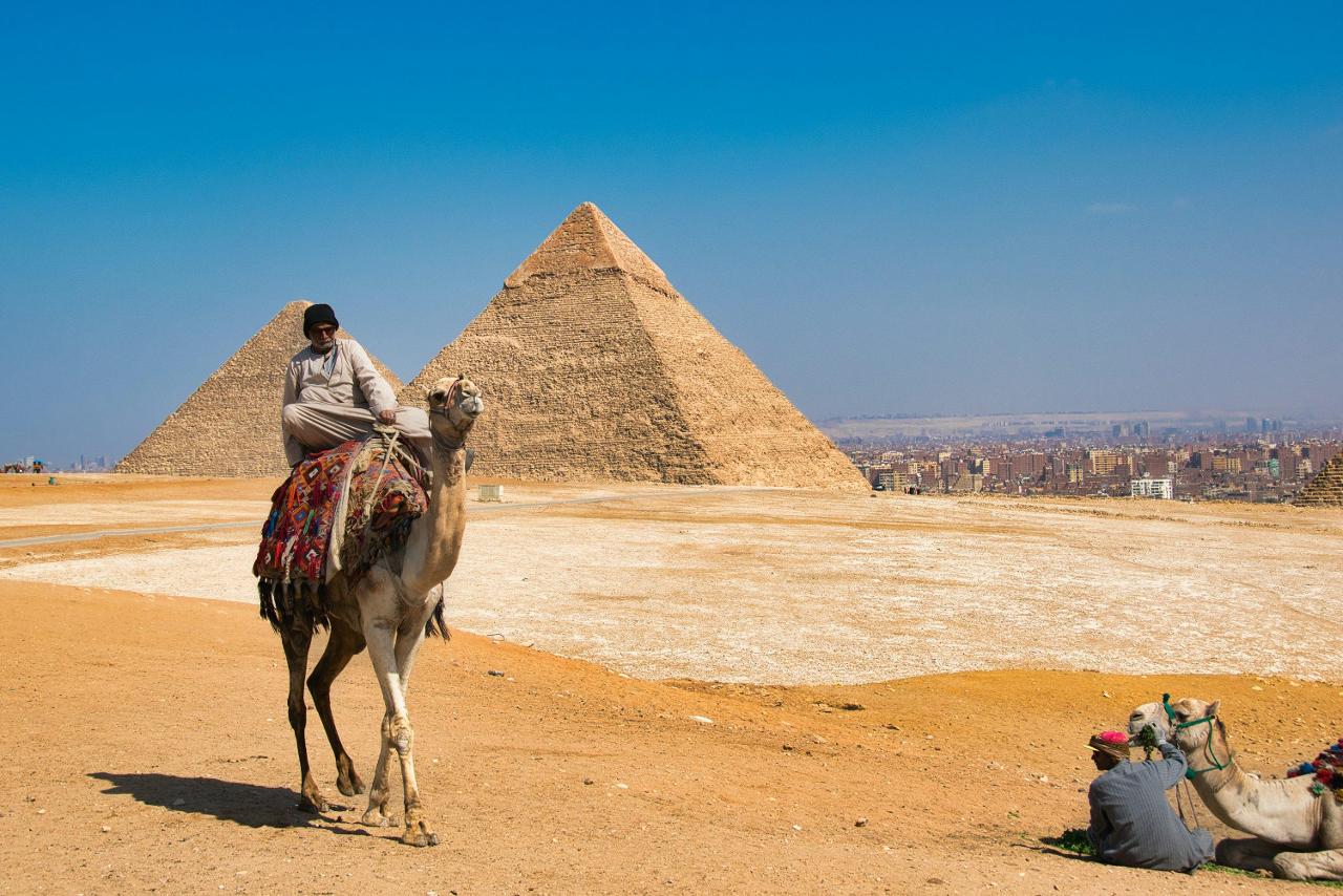 Pyramid Visit Guide: From Independent Travel to Guided Tours