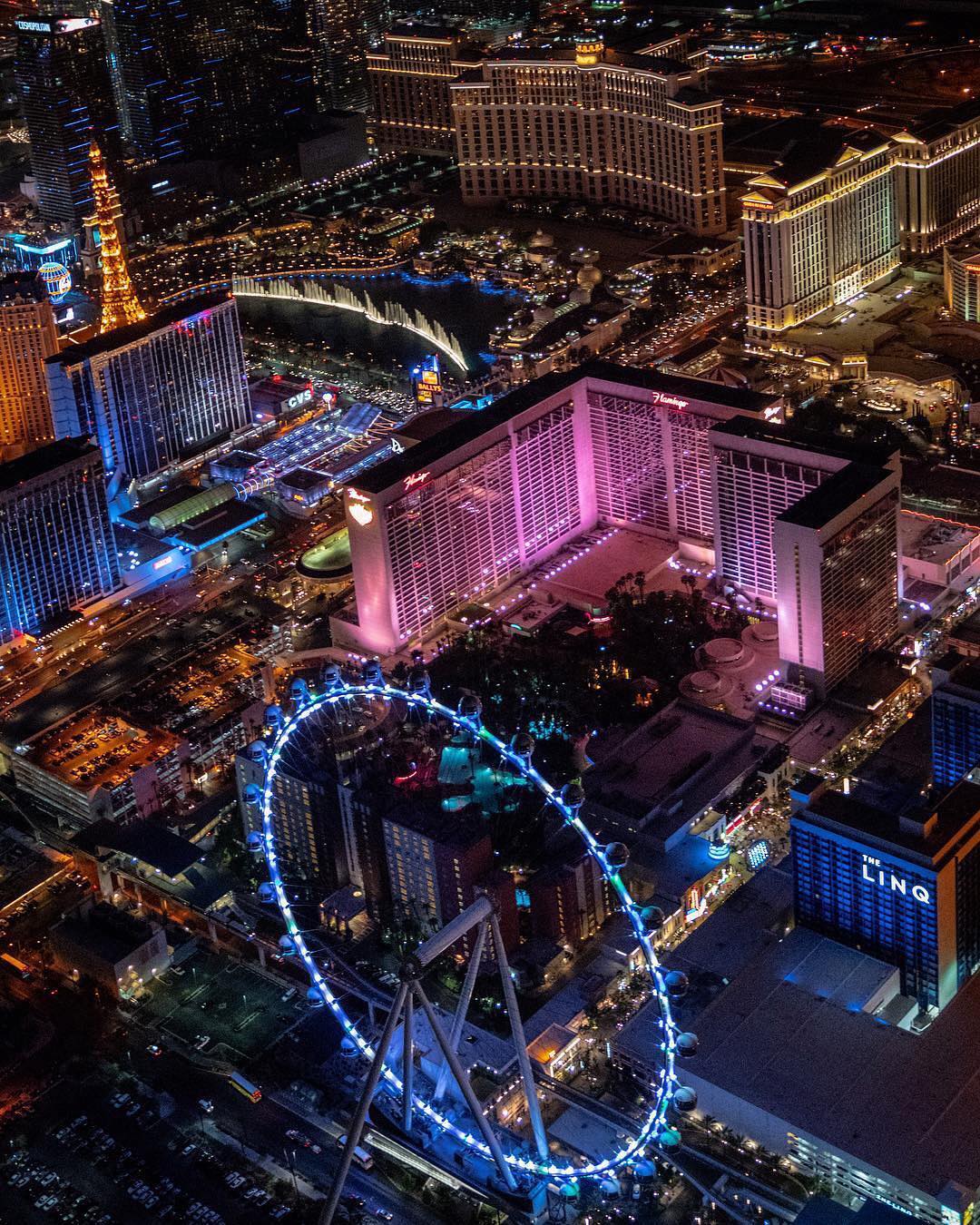 Experience the Nightscape of Las Vegas